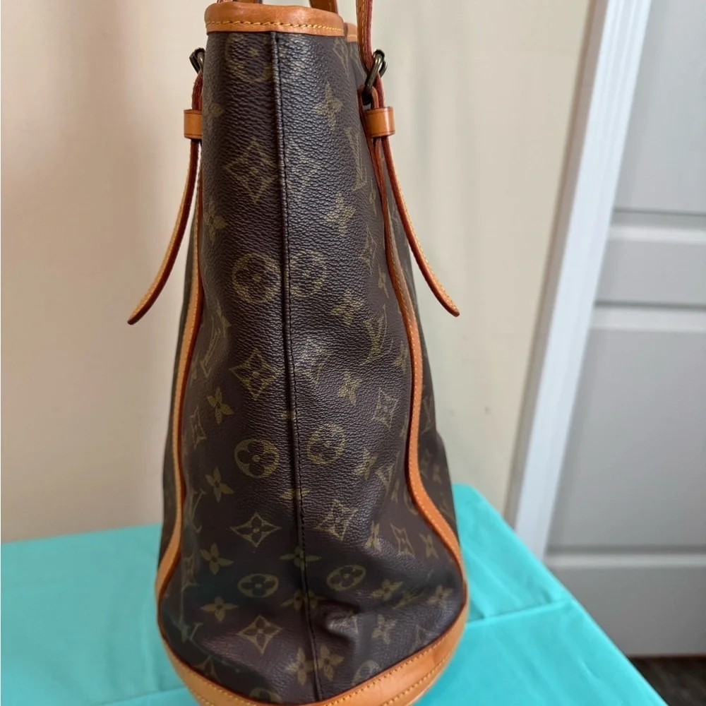 Louis Vuitton Monogram Bucket Tote GM with Pouch